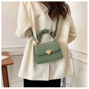 Elegant Green Quilted Shoulder Bag